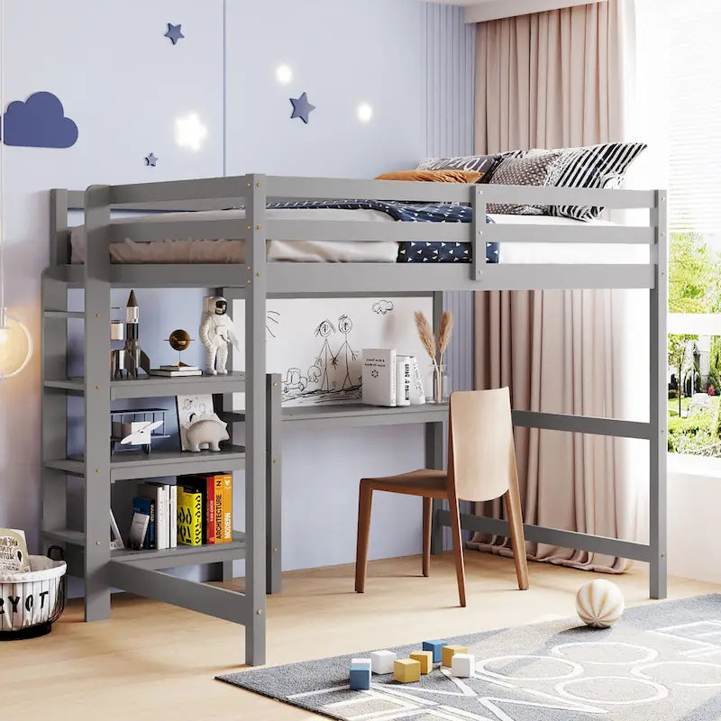 Lit mezzanine en bois avec étagères, bureau et tableau d'écriture