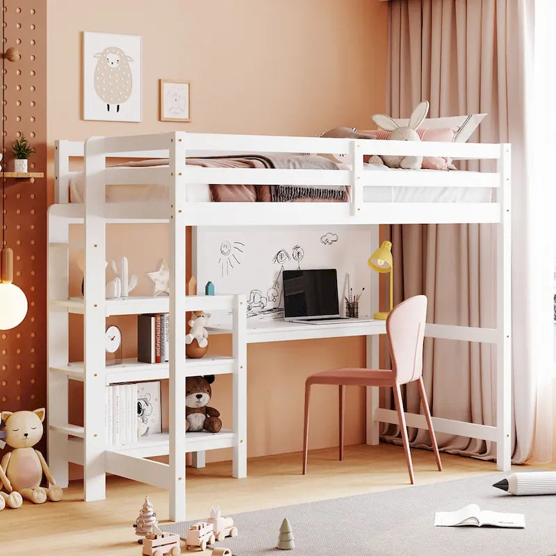 Lit mezzanine en bois avec étagères, bureau et tableau d'écriture