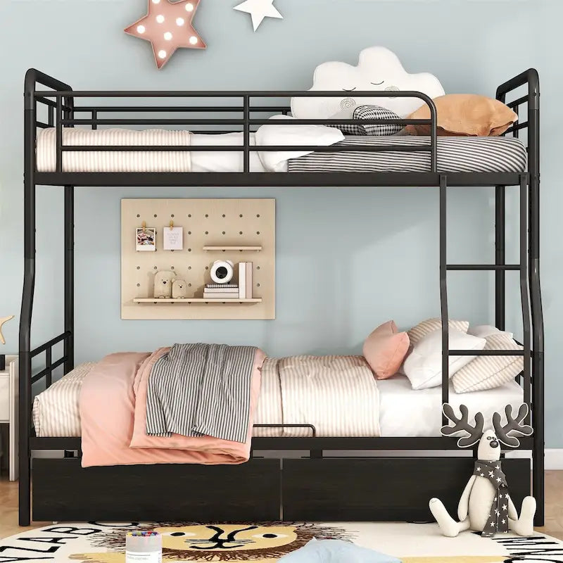 Lit superposé en métal une place et demie au-dessus d'un grand lit double