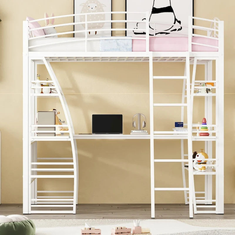 Lit mezzanine simple avec 4 étagères et un bureau en L, avec un ensemble de prises, des ports USB et un chargeur sans fil.